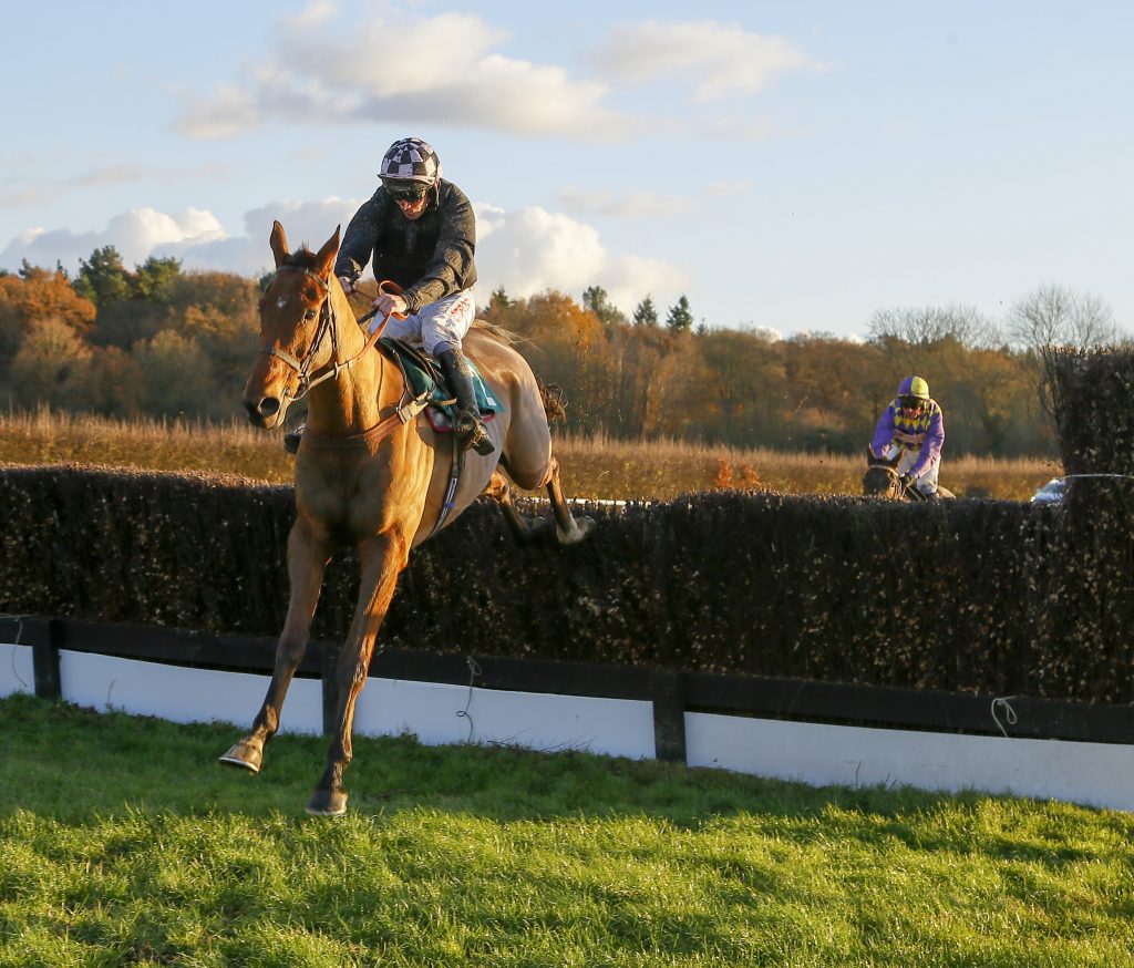 Full Irish winning at Lingfield Park