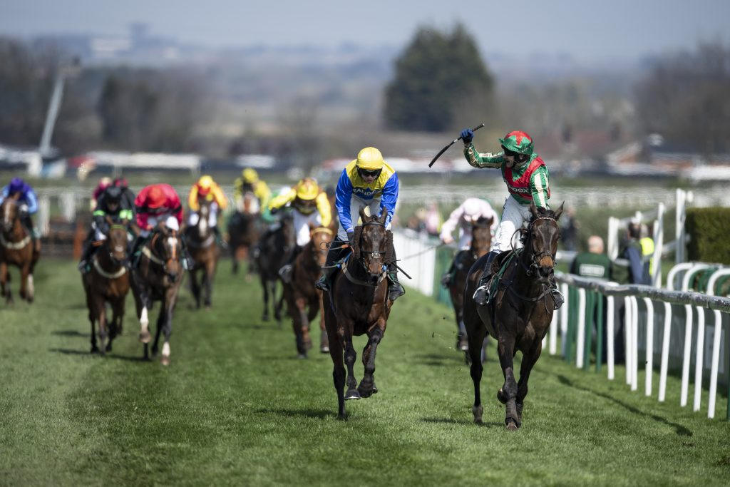 Mr Big Shot winning at the Aintree Festival