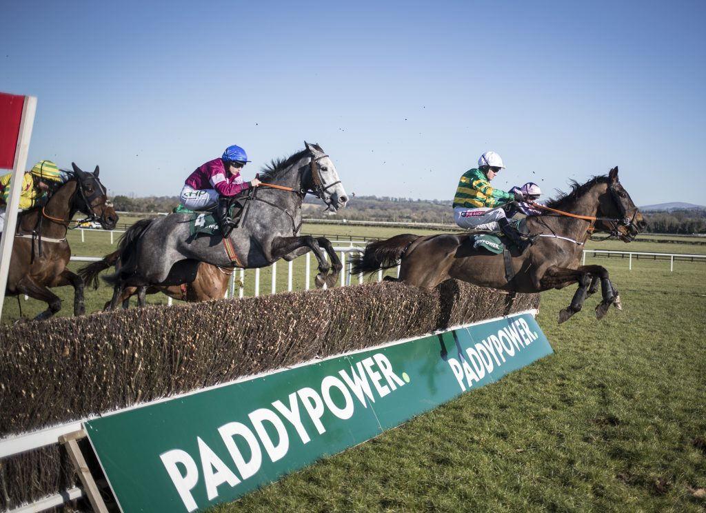 Fitzhenry wins at Naas under Barry Geraghty