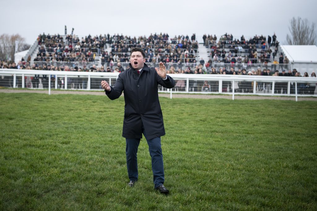 Olly Murphy cheers home Skandiburg at Cheltenham