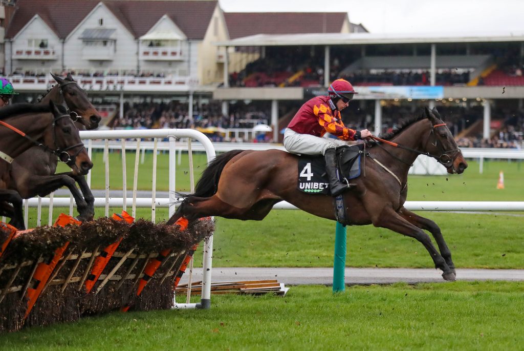 Emitom wins the Rendlesham Hurdle at Haydock under Gavin Sheehan